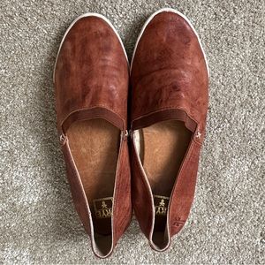 EUC Frye Melanie Slip on Sneaker in Cognac
